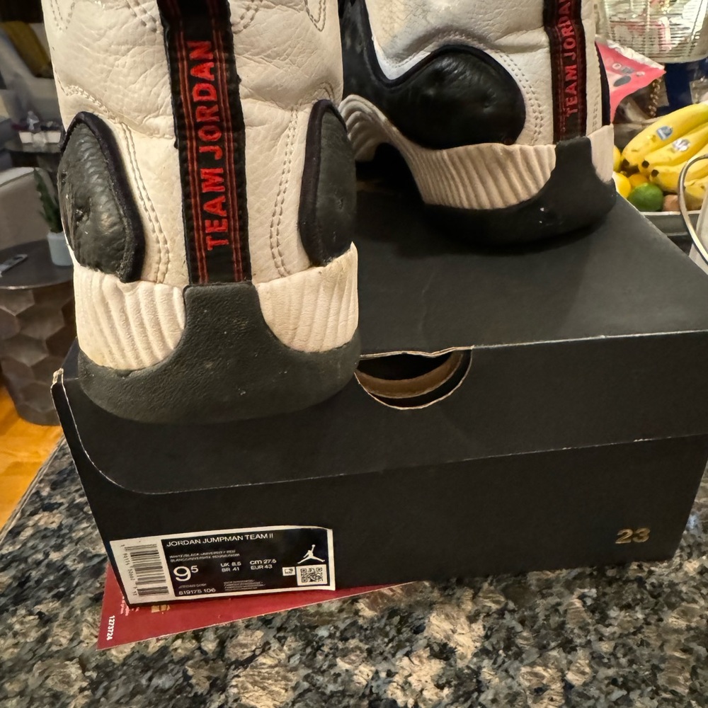 Men’s Jordan Jumpman Team II size 9.5